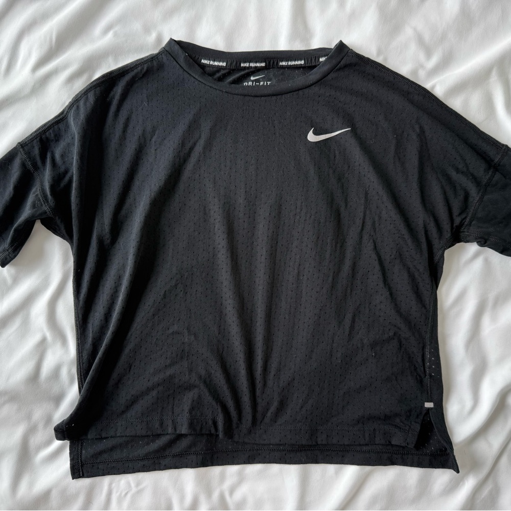 Nike Women's Black Short Sleeve Tee